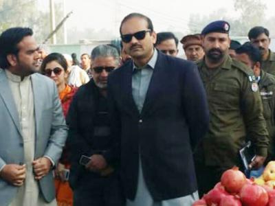 اٹک، ڈپٹی کمشنر علی عنان قمر کا جناح پارک اور ماڈل بازار کا دورہ 