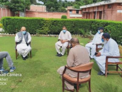 سید یاور بخاری کی تاجران کے نمائندوں کے ہمراہ ڈپٹی کمشنراٹک سے ملاقات 