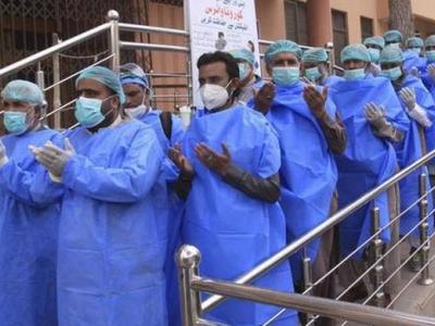 اٹک ،کورونا کا ایک اور مریض صحتیاب ہو کر ہسپتال سے گھرروانہ